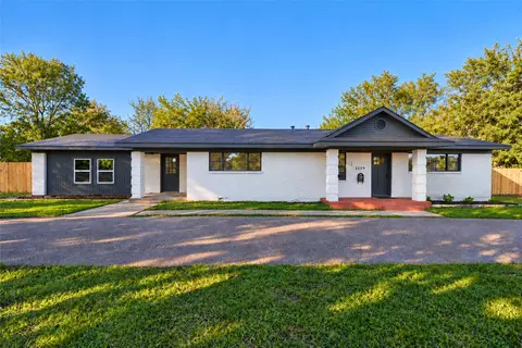 3209 Lakeshore Dr, Weatherford, TX 76087