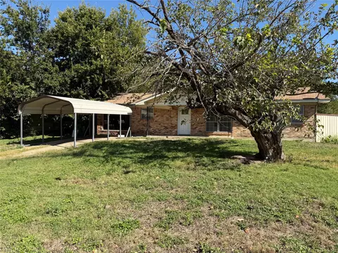 4916 Inwood Dr, Beverly Hills, TX 76711