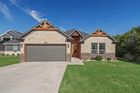 2506 Austin Ct, Granbury, TX 76048
