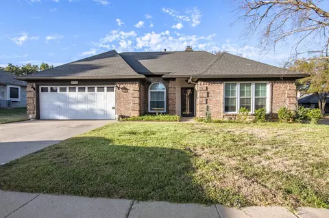 4001 Brownwood Ln, Arlington, TX 76017