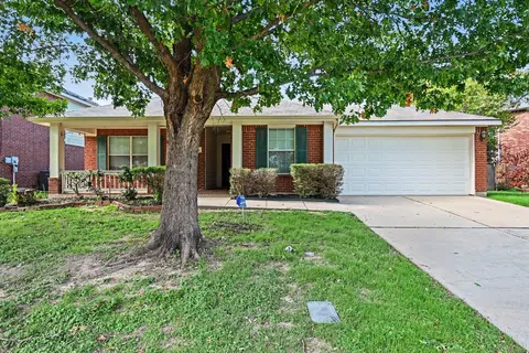 705 Fox Hunt Trl, Fort Worth, TX 76179