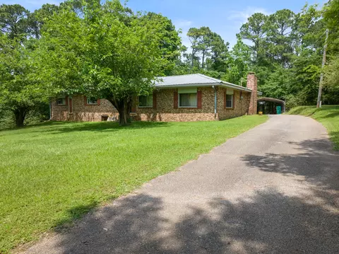 604 Kasling St, Hughes Springs, TX 75656