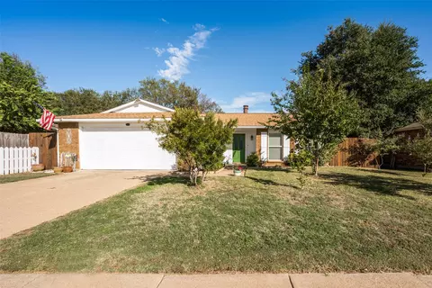 7232 Whitewood Dr, Fort Worth, TX 76137