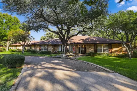 120 Friar Tuck Cir, Denton, TX 76209