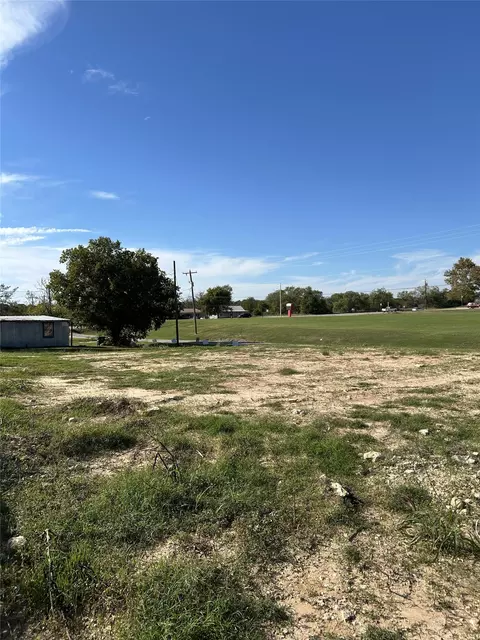 720 Carson Dr, Hico, TX 76457