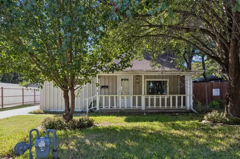 3920 Hollis St, Haltom City, TX 76111