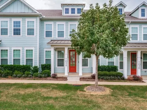 1024 Thomas Pl, Carrollton, TX 75006