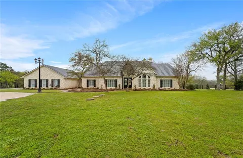 880 Winding Trl, Crawford, TX 76638