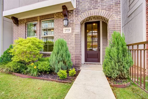 2725 Yellow Jasmine Ln, Dallas, TX 75212