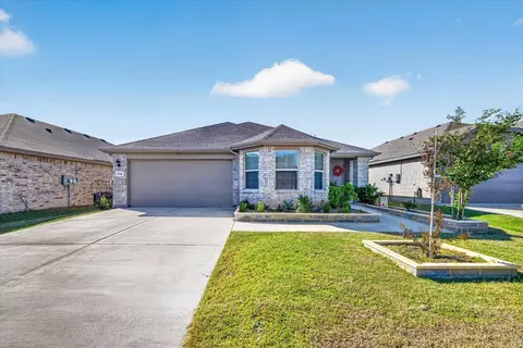 120 Piping Rock Dr, Fort Worth, TX 76131