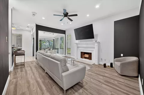 622 Crowley Rd, Arlington, TX 76012