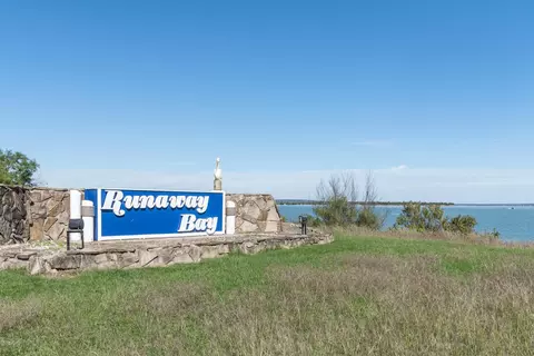 116 Ehert Ln, Runaway Bay, TX 76426