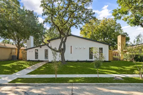 717 Bluebonnet Dr, Grand Prairie, TX 75052