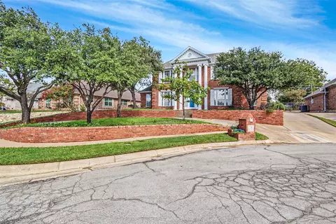 6 Grant Pl, Pantego, TX 76013