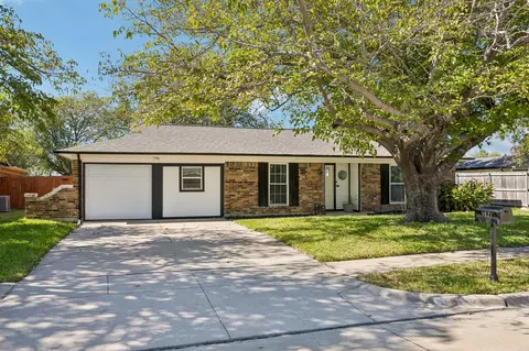 5521 Galway Ln, North Richland Hills, TX 76180