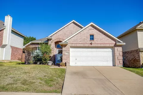 2216 Pacino Dr, Fort Worth, TX 76134