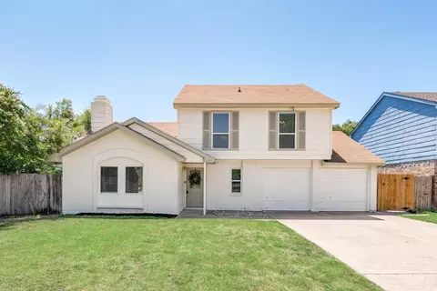 6717 Oriole Ct, Fort Worth, TX 76137