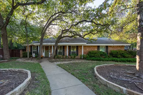 1731 Park Ridge Ter, Arlington, TX 76012