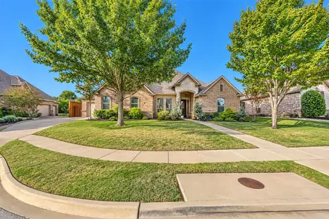 8629 Wishing Tree Ln, North Richland Hills, TX 76182
