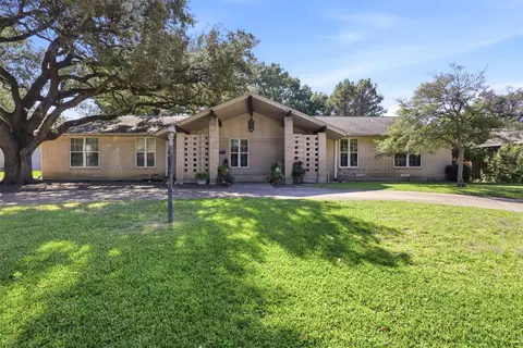 7806 Woodstone Ln, Dallas, TX 75248