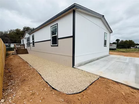 5902 Arrowhead Dr, Granbury, TX 76048
