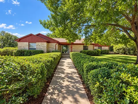 2532 Glencrest Dr, Fort Worth, TX 76119