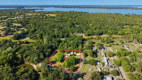 10830 Paradise Ln, Wills Point, TX 75169