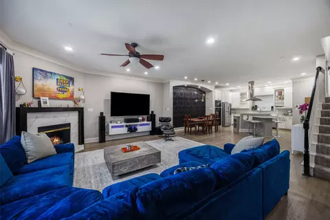 2707 Gaston Ave, Dallas, TX 75226