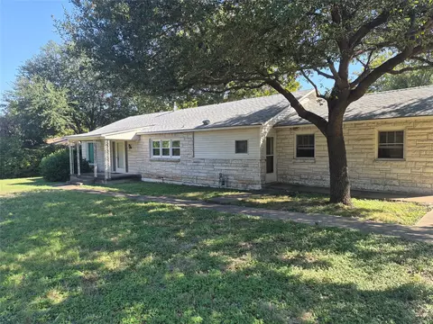 4230 Hillcrest Dr, Waco, TX 76710