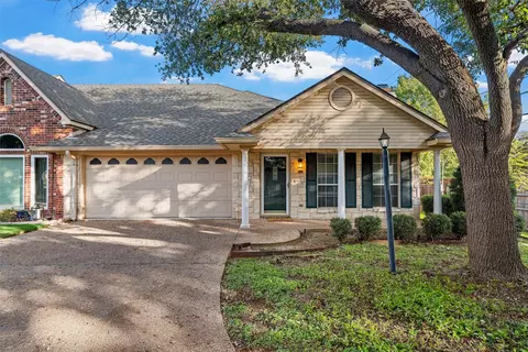 201 Pecan Village Cir, Waco, TX 76710