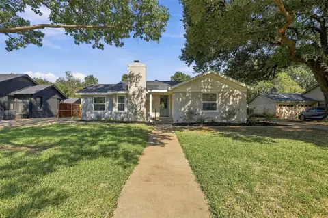 3736 W Biddison St, Fort Worth, TX 76109