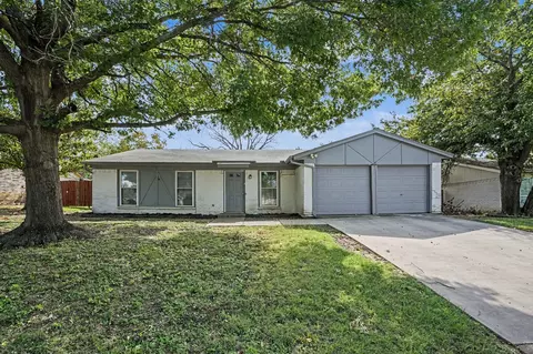 700 Prairie View Dr, Mansfield, TX 76063