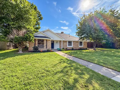 2300 Newcastle Cir, Plano, TX 75075
