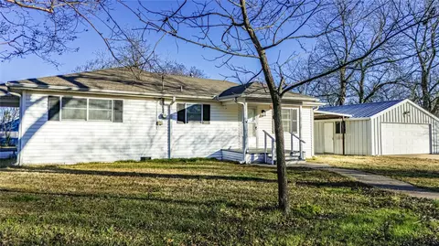 104 Cole St, Ladonia, TX 75449