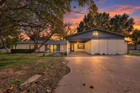 3801 Montego Bay Ct, Granbury, TX 76049
