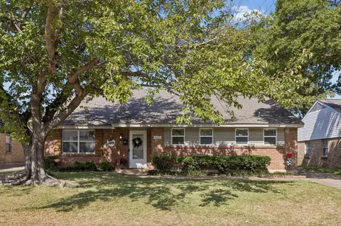 10621 Mapleridge Dr, Dallas, TX 75238