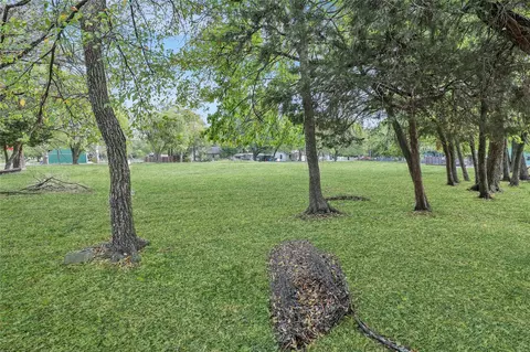312 Davis St, Farmersville, TX 75442