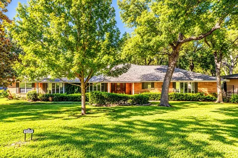 9309 Vinewood Dr, Dallas, TX 75228