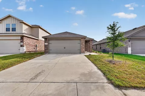 816 Hay Loft Ln, Royse City, TX 75189