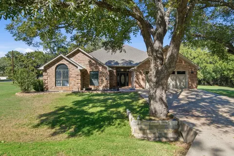 404 Aqua Vista Dr, Granbury, TX 76049