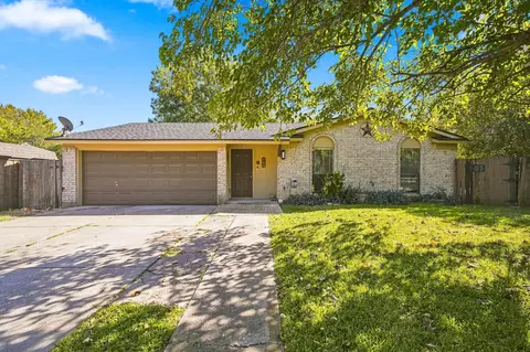 500 Robin Dr, Mansfield, TX 76063