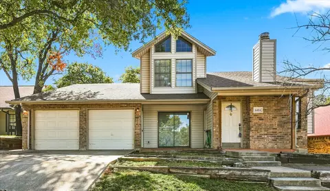 6404 Woods Edge Dr, Arlington, TX 76016