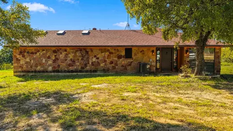 590 Don Propp Rd, Azle, TX 76020