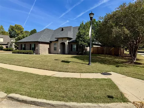 1061 Spanish Moss Cir, Bossier City, LA 71111