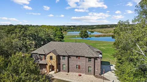 310 Falcon Dr, Weatherford, TX 76088