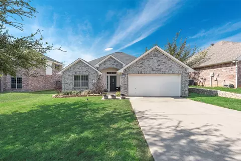 909 Chase Ln, Denton, TX 76209