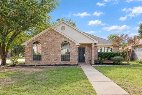 7001 Bentley Ave, Fort Worth, TX 76137