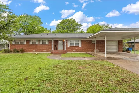 2204 N 44th St, Waco, TX 76710