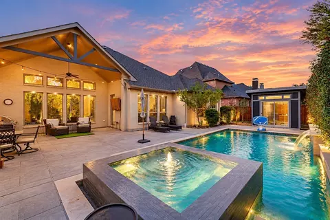 2204 Grafton Ln, Mckinney, TX 75071