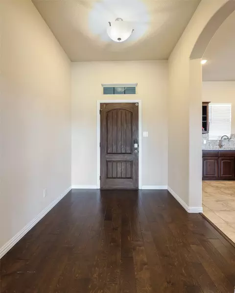 Entry Way - 8818 Abner Rd, Terrell, TX 75161 photo 2 of 7
